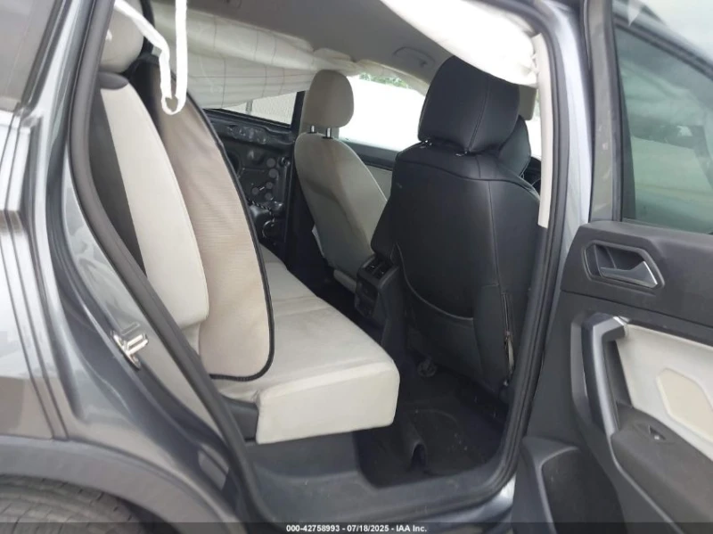 VW Tiguan 2l Volkswagen 2.0T S, снимка 8 - Автомобили и джипове - 53520226