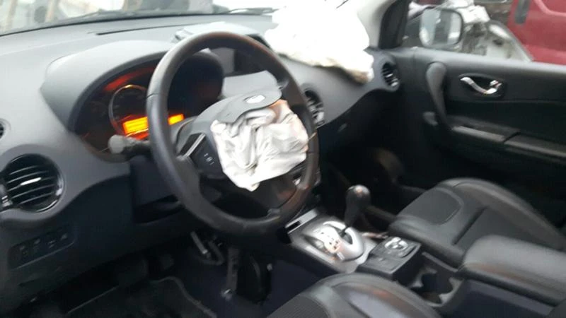 Renault Koleos 2.0 dci, снимка 4 - Автомобили и джипове - 16747087