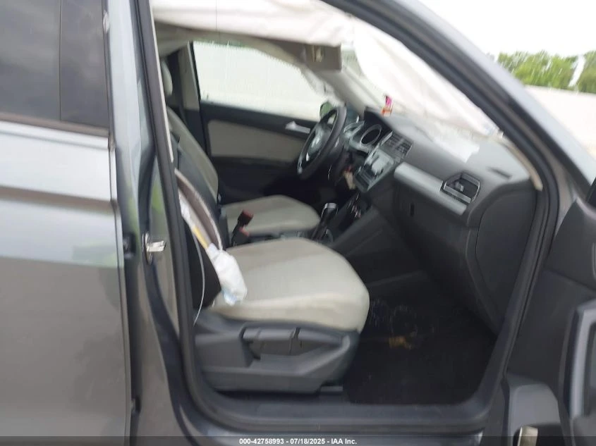 VW Tiguan 2l Volkswagen 2.0T S - изображение 5