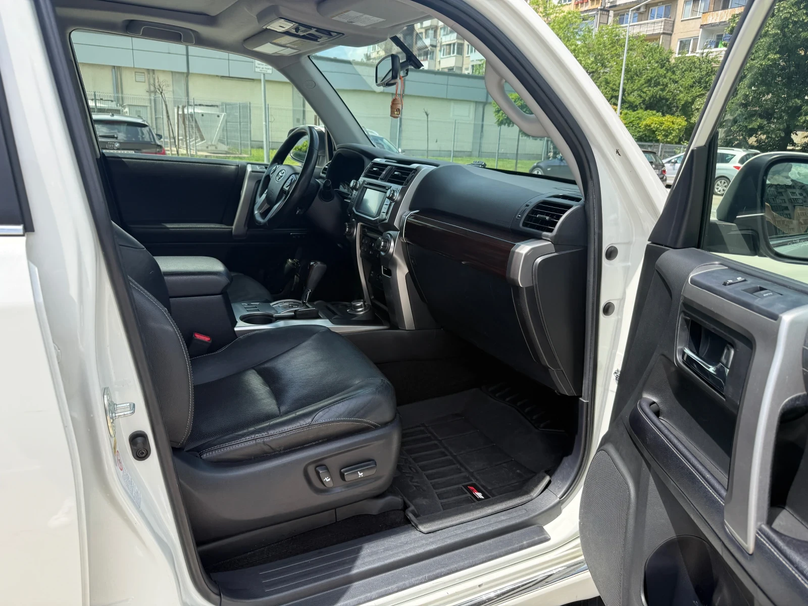 Toyota 4runner Limited, снимка 9 - Автомобили и джипове - 54766011