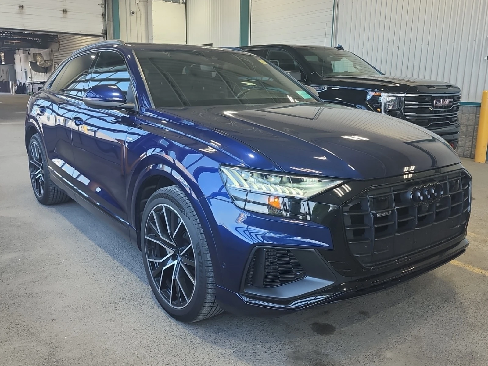 Audi Q8 TECHNIK * S LINE * CARFAX * ПАНОРАМА * , снимка 2 - Автомобили и джипове - 55328217
