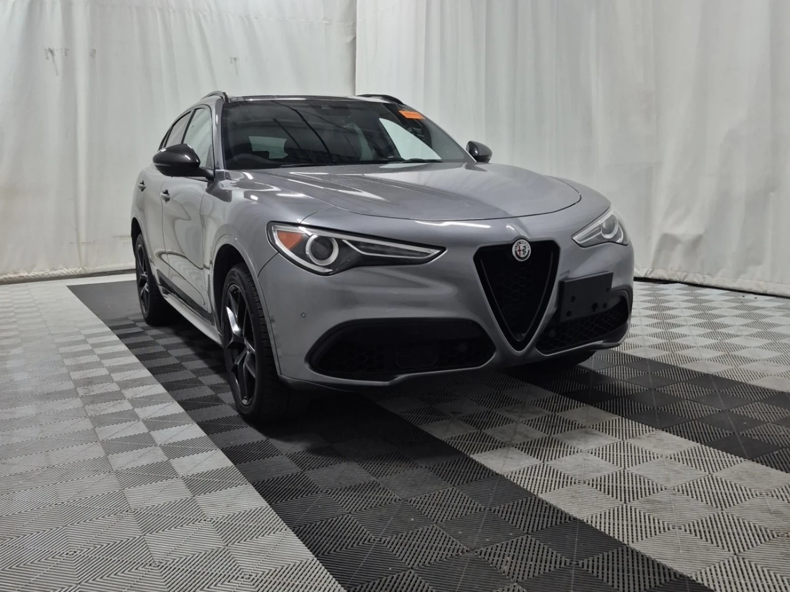 Alfa Romeo Stelvio TI SPORT* АвтоКредит* (ЦЕНА ДО БГ), снимка 3 - Автомобили и джипове - 56203117
