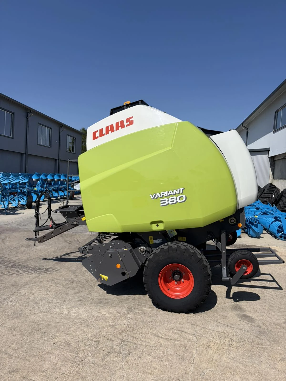 Балировачка Claas VARIANT 380 ролонна с мрежа и сезал, снимка 3 - Селскостопанска техника - 56158535