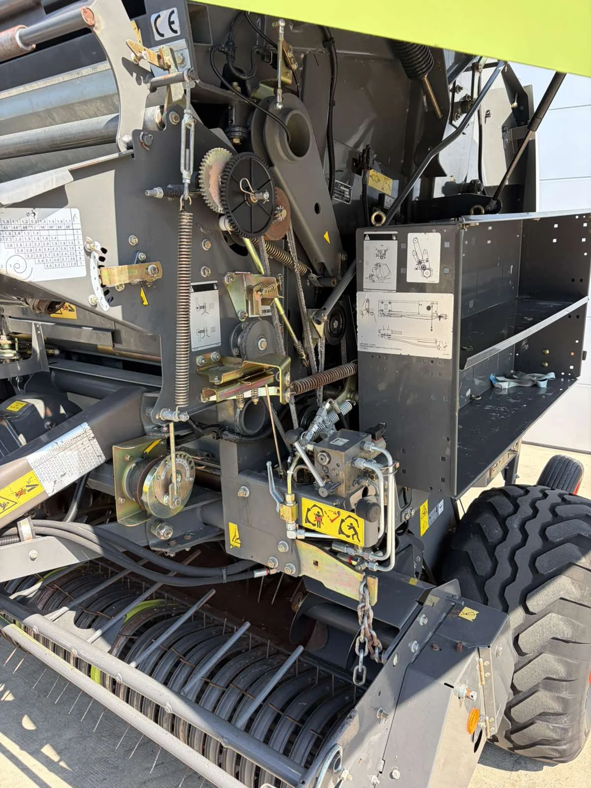 Балировачка Claas VARIANT 380 ролонна с мрежа и сезал, снимка 12 - Селскостопанска техника - 56158535