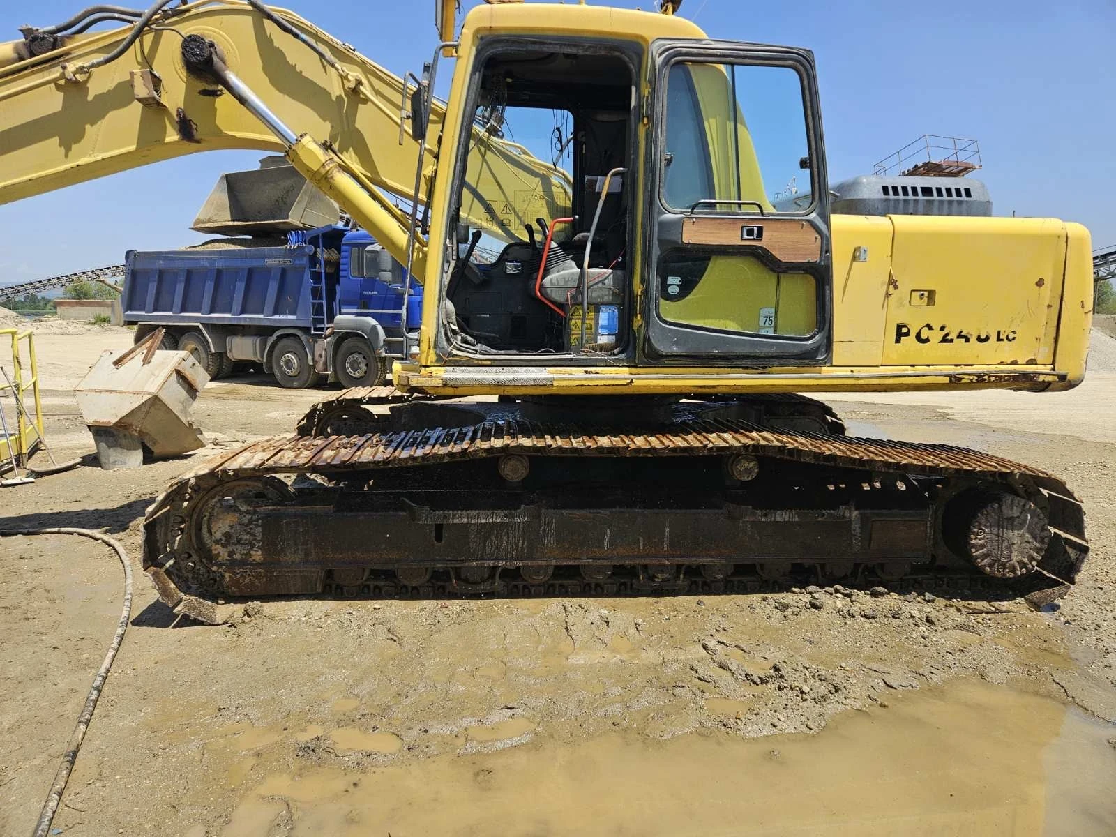 Багер Komatsu Pc240lc, снимка 2 - Индустриална техника - 56019155
