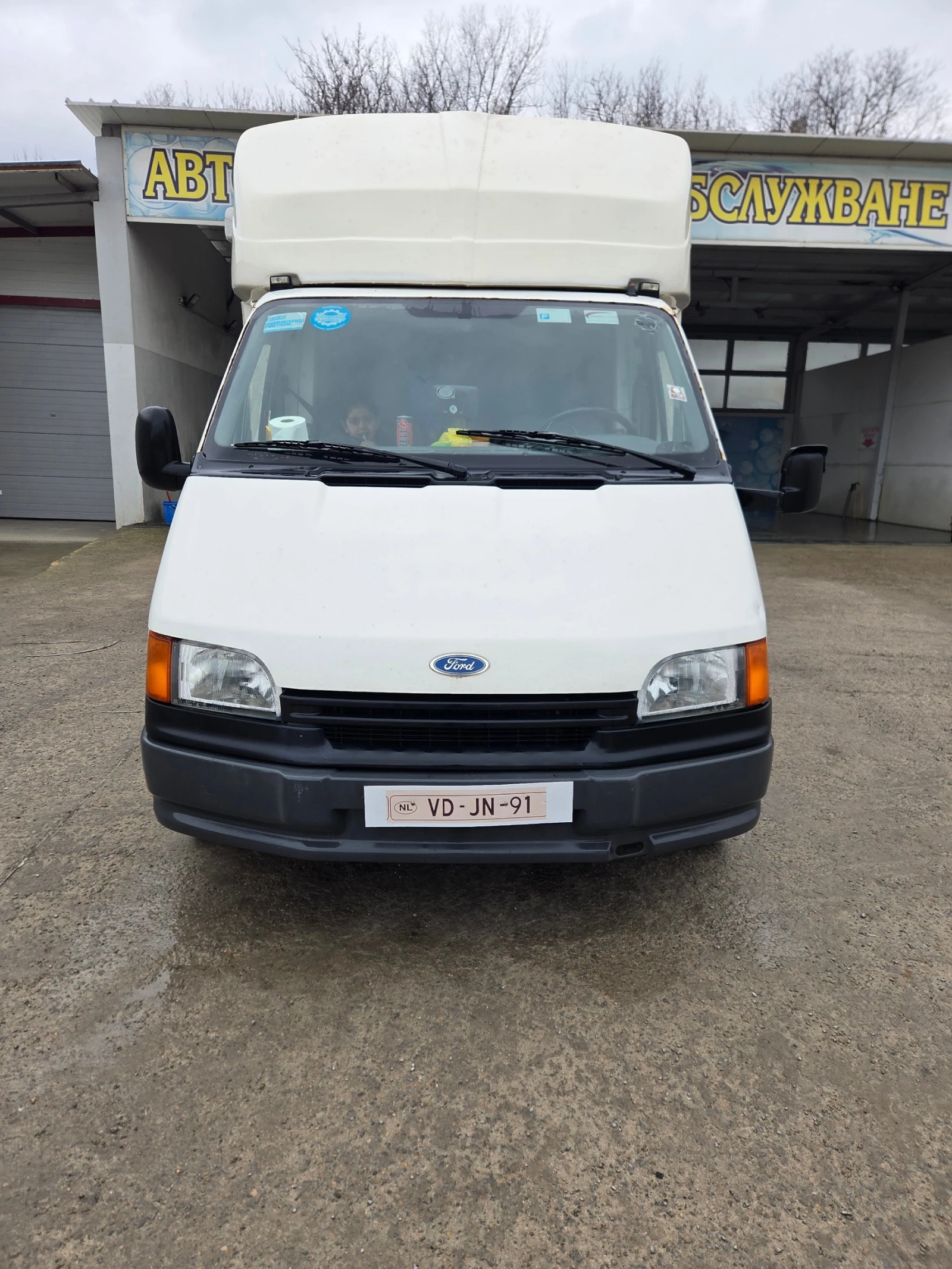 Кемпер Ford Transit 2.5D Majestic Van, снимка 2 - Каравани и кемпери - 53951625