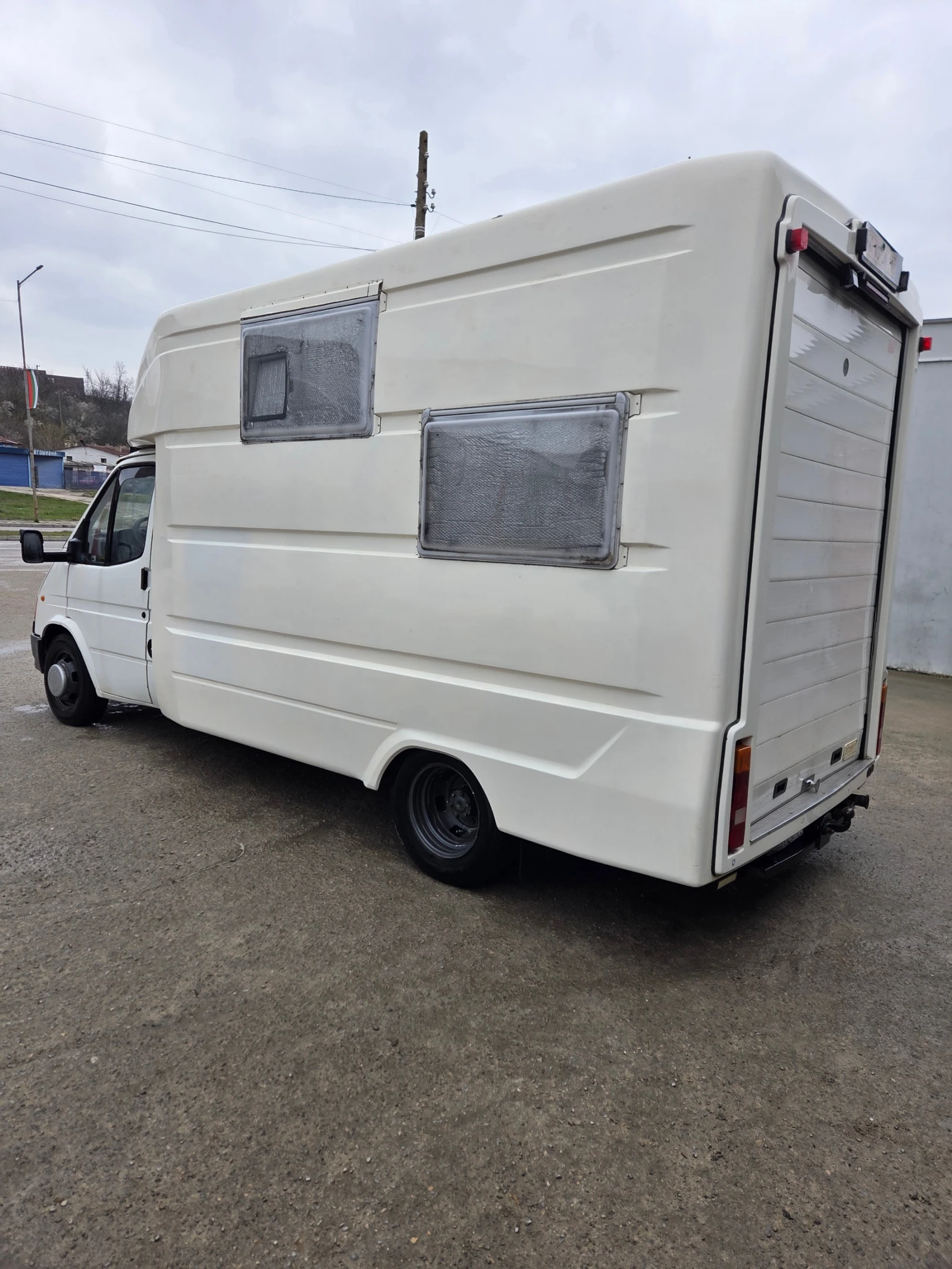 Кемпер Ford Transit 2.5D Majestic Van, снимка 3 - Каравани и кемпери - 53951625