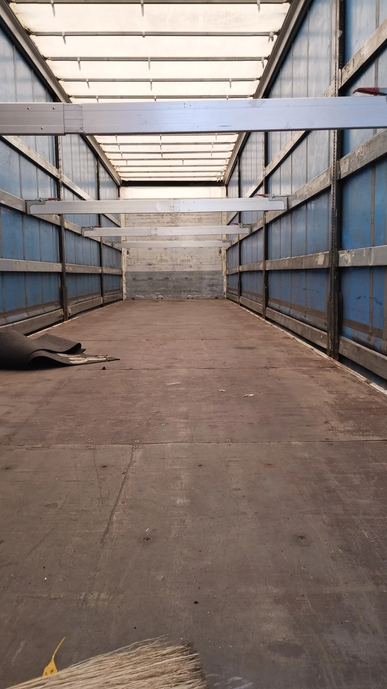 Полуремарке Schwarzmuller SPA 3 E, снимка 9 - Ремаркета - 55725858