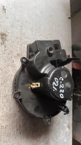         Mercedes C220 2002 - BEHR94.00784