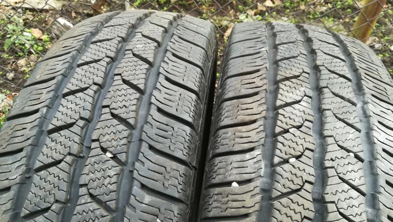 Гуми Зимни 215/75R16, снимка 2 - Гуми и джанти - 26825376