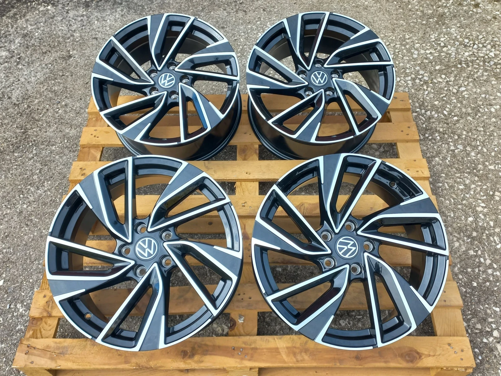 Джанти за VW, снимка 4 - Гуми и джанти - 54312505