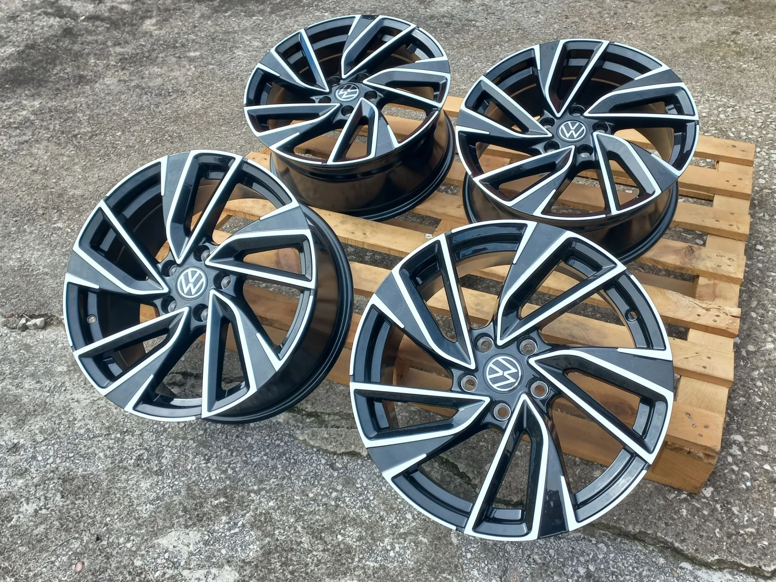 Джанти за VW, снимка 12 - Гуми и джанти - 54312505
