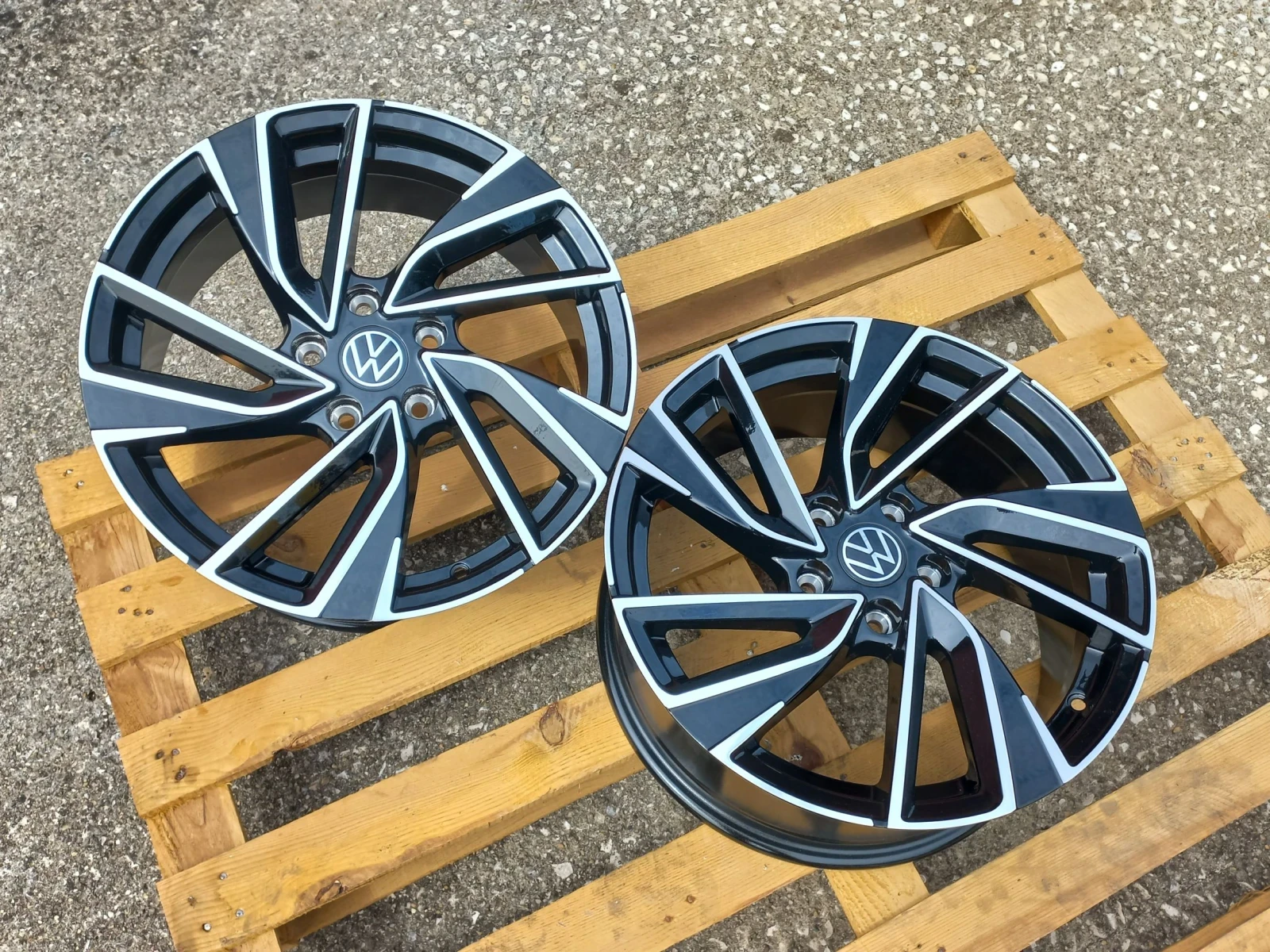 Джанти за VW, снимка 2 - Гуми и джанти - 54312505
