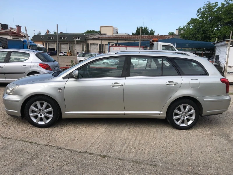 Toyota Avensis 2.0D4D, снимка 4 - Автомобили и джипове - 46063811