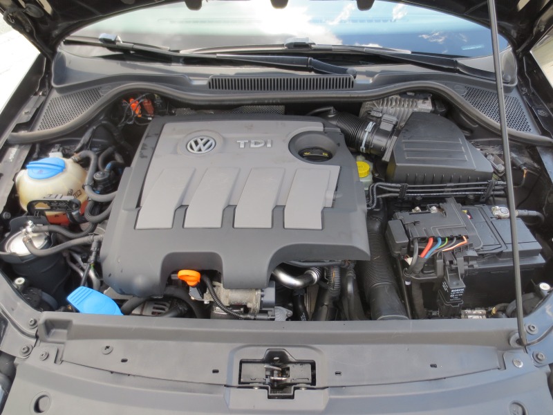 VW Polo 1.6 TDI, снимка 16 - Автомобили и джипове - 46085950