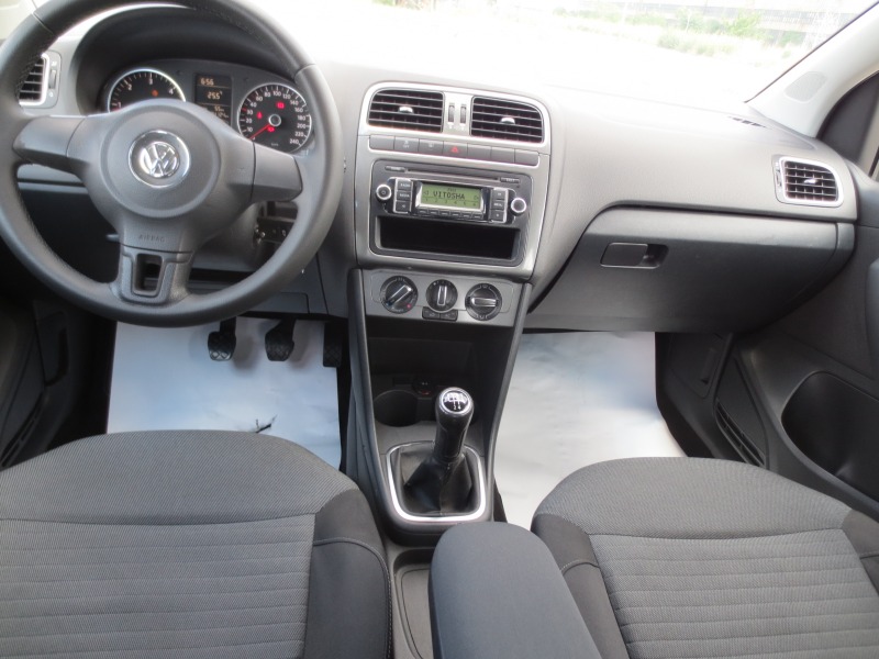 VW Polo 1.6 TDI, снимка 12 - Автомобили и джипове - 46085950