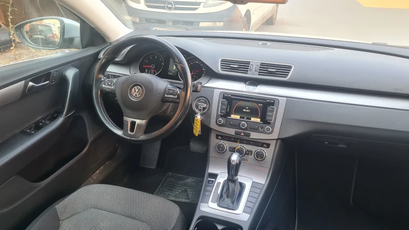 VW Passat 1.4 metan navi, снимка 8 - Автомобили и джипове - 46922805