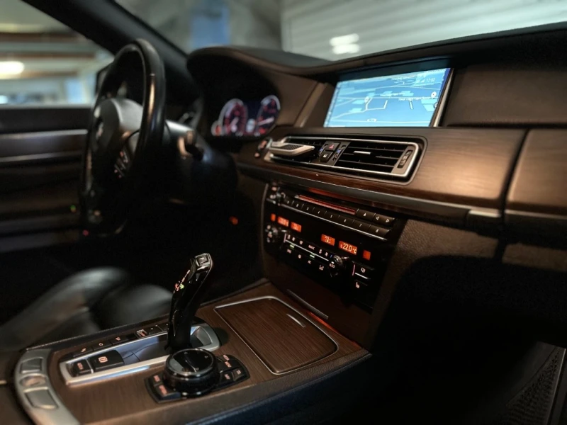 BMW 740 xDrive* M* Individual* Shadowline* 360* Adaptive* , снимка 10 - Автомобили и джипове - 52285095