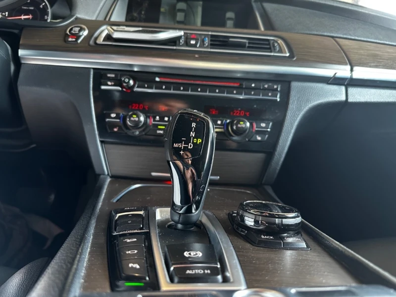 BMW 740 xDrive* M* Individual* Shadowline* 360* Adaptive* , снимка 11 - Автомобили и джипове - 52285095