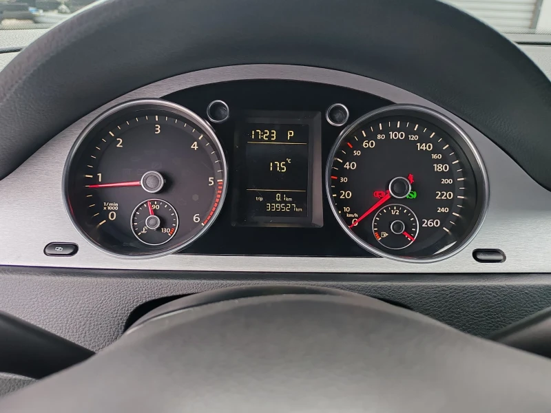 VW Passat 2.0TDI CBBB 170kc DSG6 Facelift Highline , снимка 11 - Автомобили и джипове - 52012038