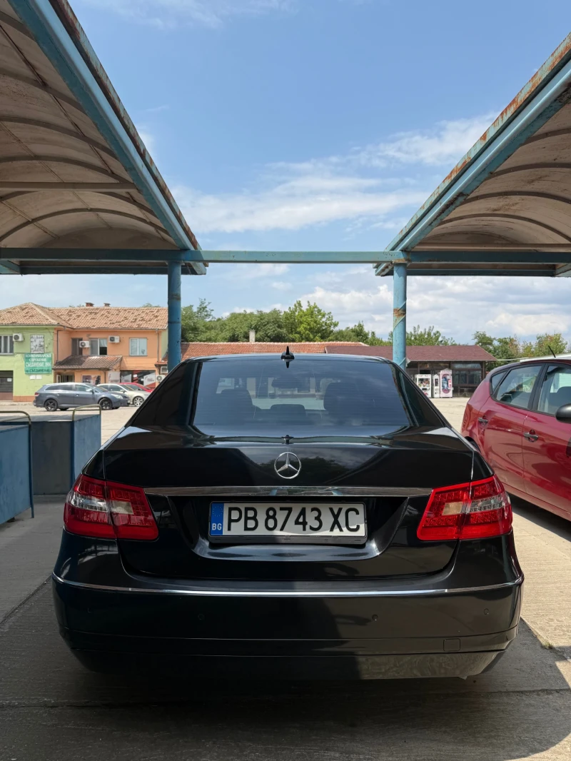 Mercedes-Benz E 220 CDI Blue Efficiency Avantgarde, снимка 4 - Автомобили и джипове - 52449978