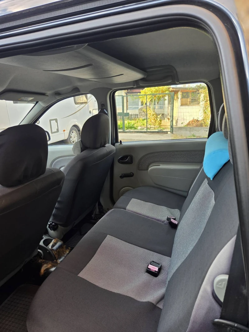 Dacia Logan, снимка 9 - Автомобили и джипове - 52110547