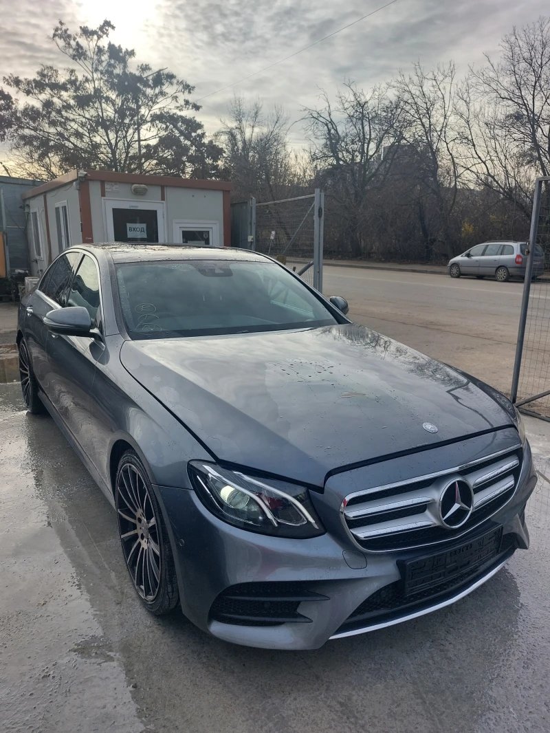 Mercedes-Benz E 220 d W213 AMG Пакет, снимка 2 - Автомобили и джипове - 52732520