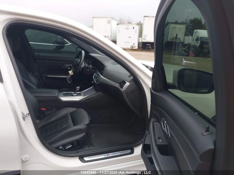 BMW 330 Xi* B48* M-Pack* Digital* 2ключа, снимка 9 - Автомобили и джипове - 52878507