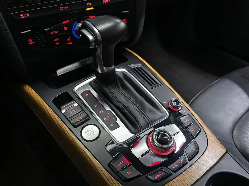 Audi A5 2.0 TDI Quattro, снимка 17 - Автомобили и джипове - 55013041