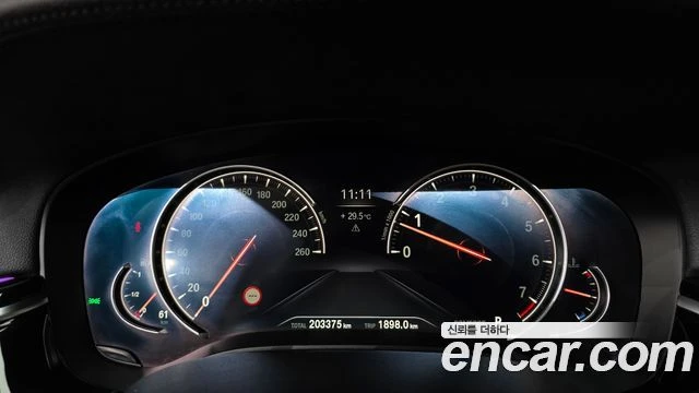 BMW 520, снимка 8 - Автомобили и джипове - 56077783