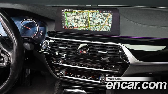 BMW 520, снимка 14 - Автомобили и джипове - 56077783
