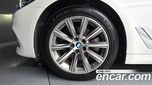 BMW 520, снимка 5 - Автомобили и джипове - 56077783