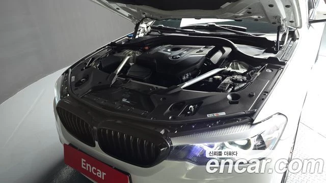 BMW 520, снимка 6 - Автомобили и джипове - 56077783