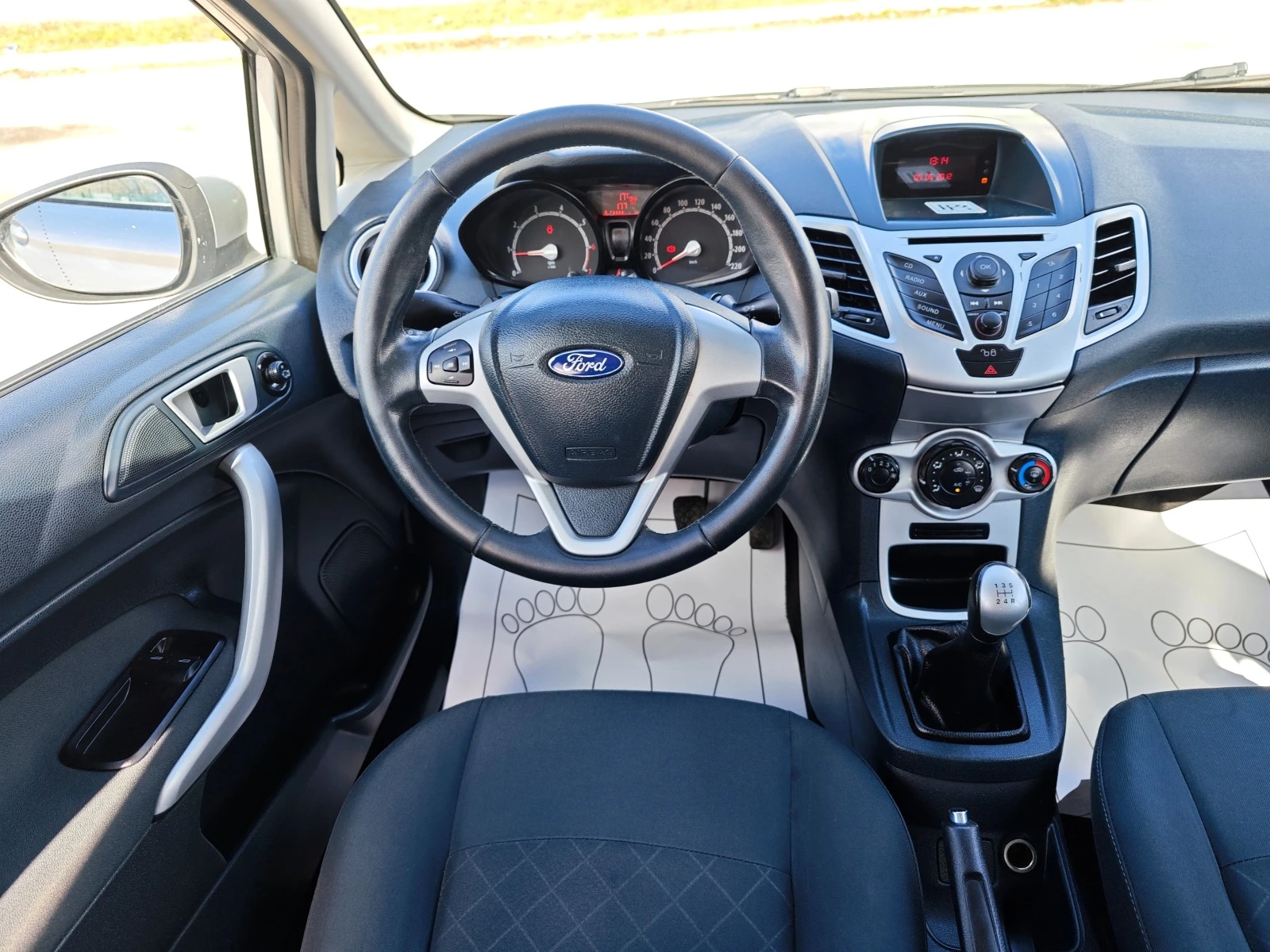 Ford Fiesta 1, 25i Euro 5B - изображение 10