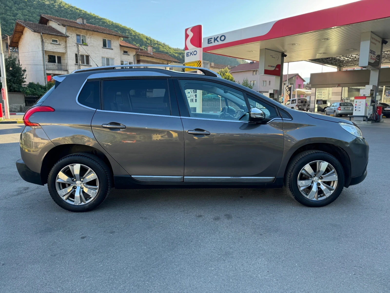 Peugeot 2008 1.2i Климатроник/Навигация - изображение 8