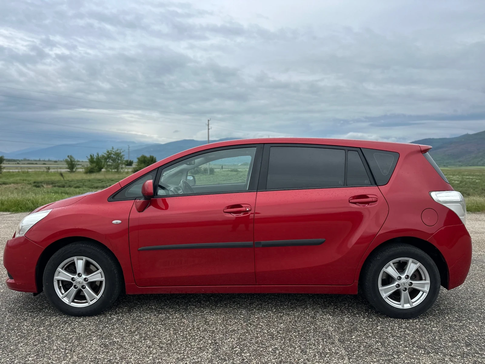 Toyota Corolla verso 2.0 D4D KEYLESS GO  - изображение 3