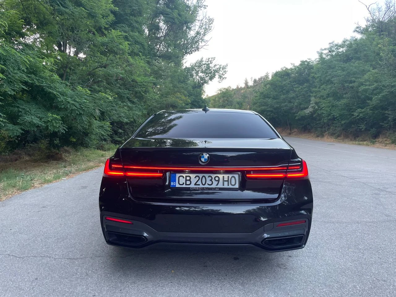 BMW 750  - изображение 10