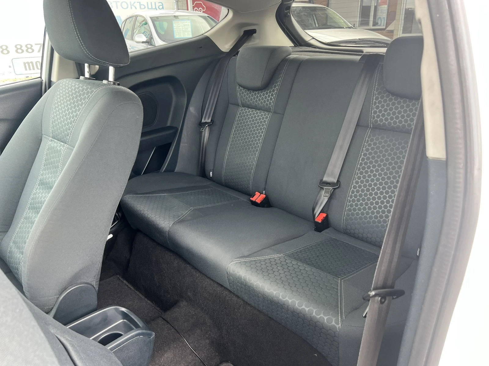 Ford Fiesta 1.4i КЛИМА - изображение 10
