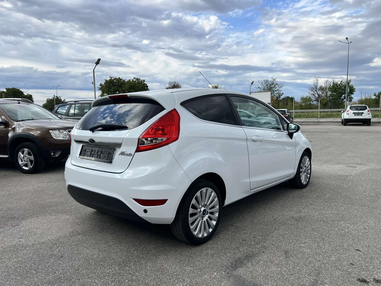 Ford Fiesta 1.4i КЛИМА - изображение 3