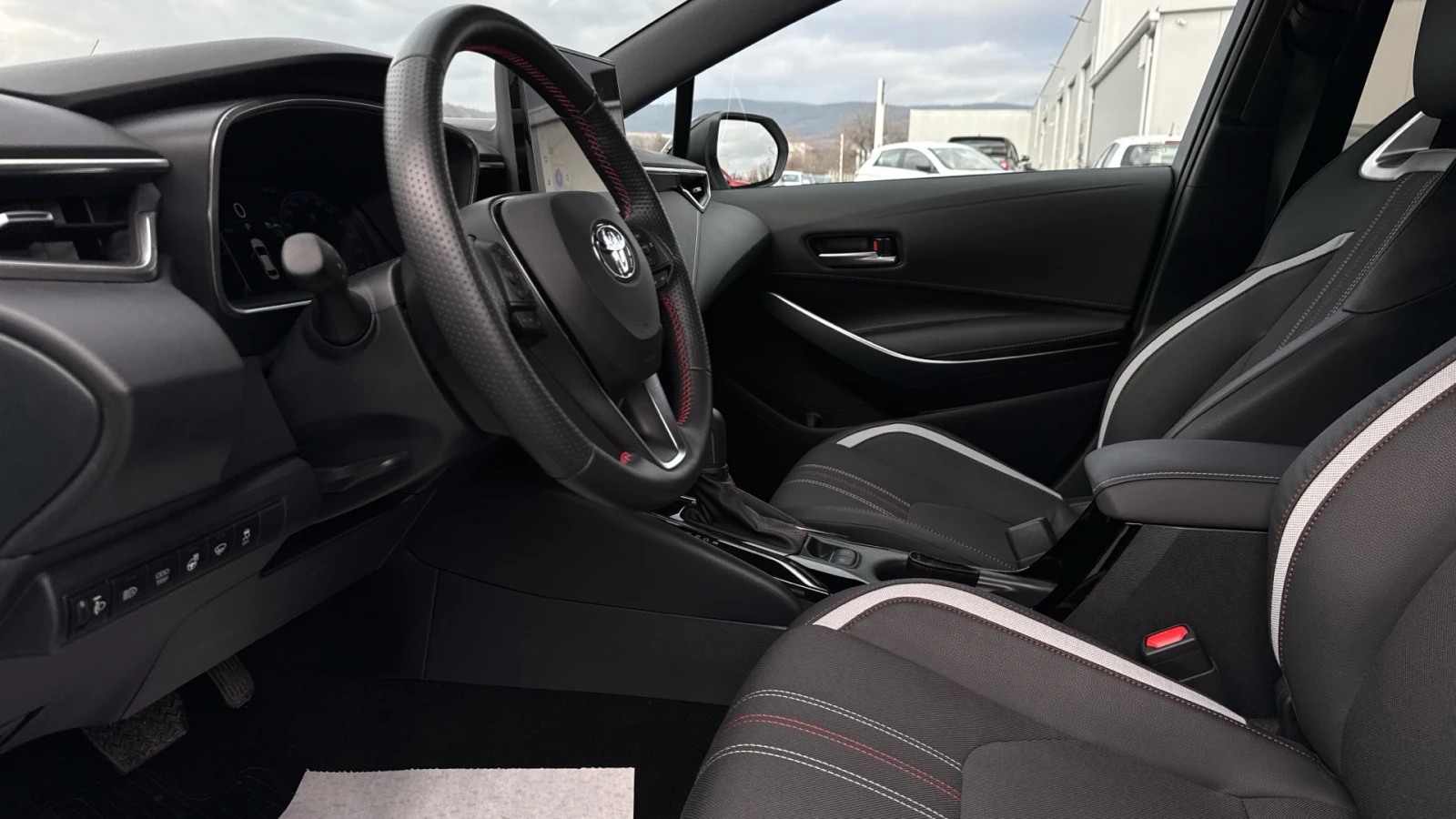 Toyota Corolla 1.8 HEV - изображение 10