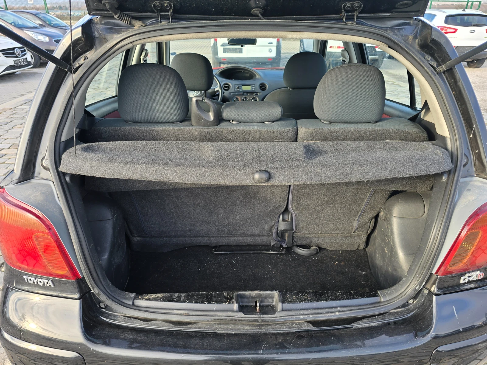 Toyota Yaris 1.4D4D 75кс 2 комплекта гуми с джанти ЕВРО 4 - изображение 7