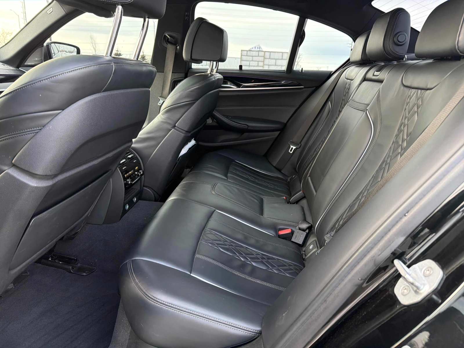 BMW 550 XDRIVE/CARFAX/ШИБИДАХ/ПОДГРЕВИ, снимка 10 - Автомобили и джипове - 53807210