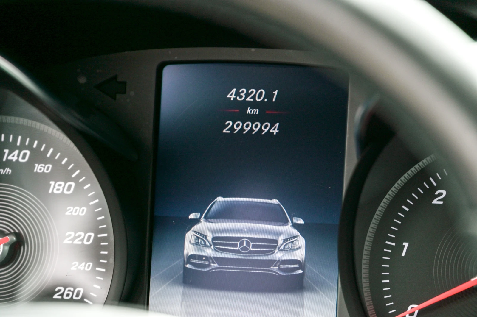 Mercedes-Benz C 220, снимка 16 - Автомобили и джипове - 54155274