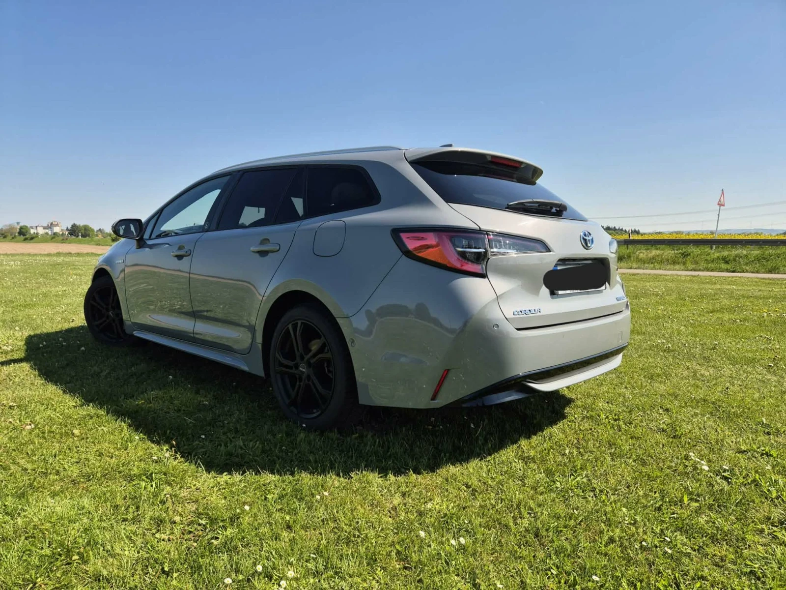 Toyota Corolla Toyota Corolla Touring Sports Hybrid e-CVT, снимка 4 - Автомобили и джипове - 54276154