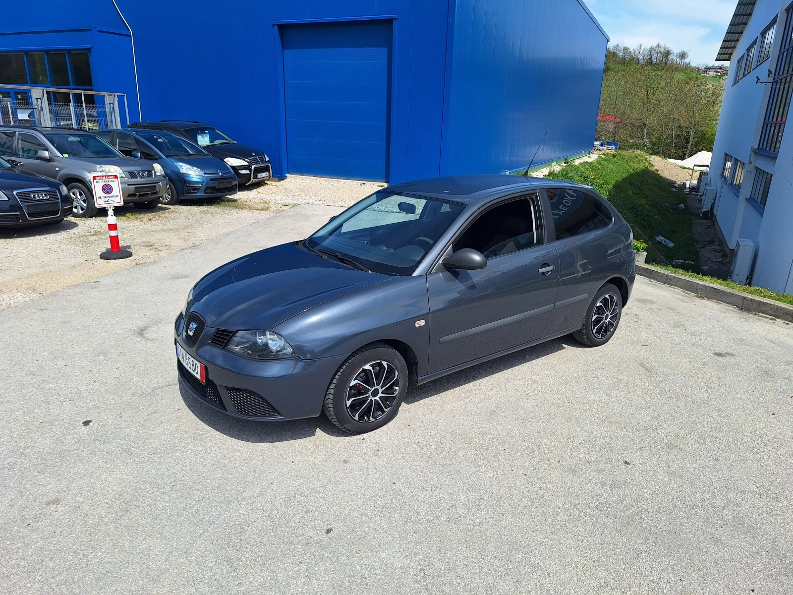 Seat Ibiza 1.2i, снимка 3 - Автомобили и джипове - 54347669