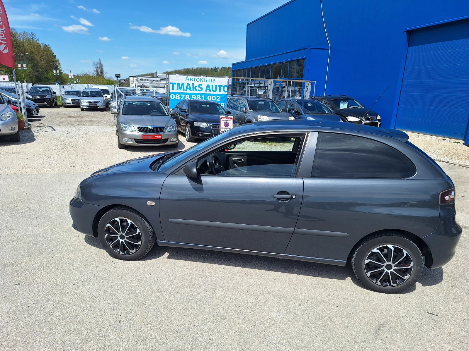 Seat Ibiza 1.2i, снимка 4 - Автомобили и джипове - 54347669