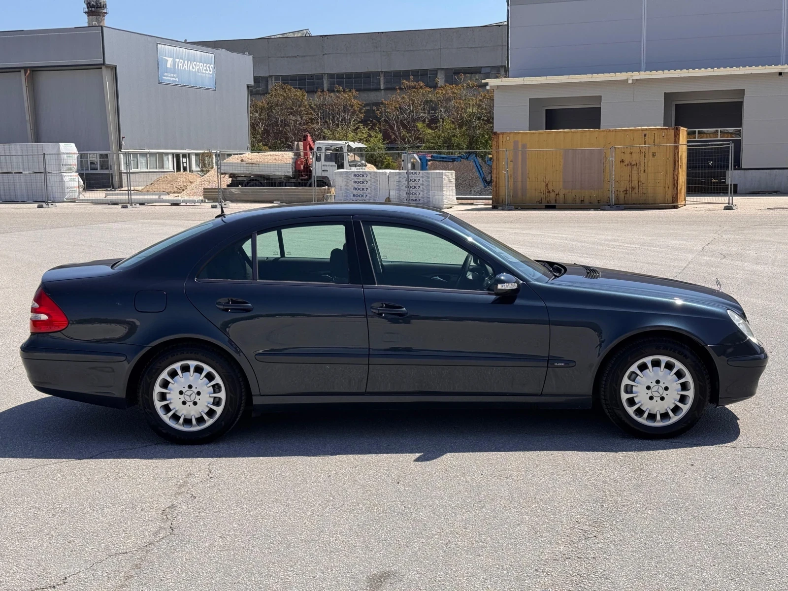 Mercedes-Benz E 320, снимка 4 - Автомобили и джипове - 54397103