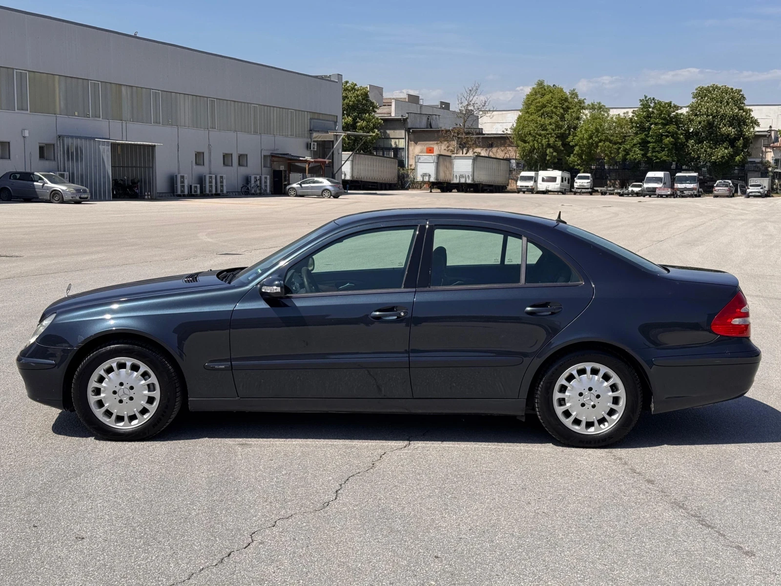 Mercedes-Benz E 320, снимка 10 - Автомобили и джипове - 54397103