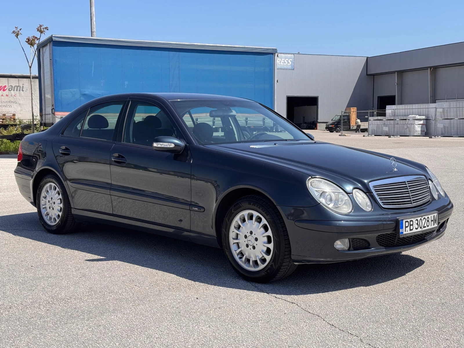 Mercedes-Benz E 320, снимка 3 - Автомобили и джипове - 54397103