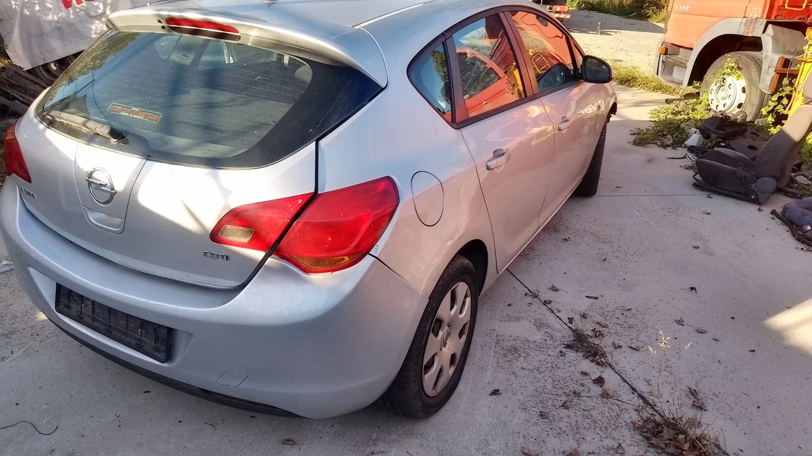 Opel Astra J, снимка 2 - Автомобили и джипове - 54812017